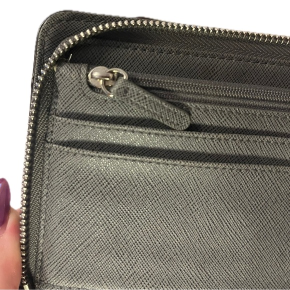 Michael Kors Grey Snakeskin Patterned Embossed Wallet - Picture 7 of 15